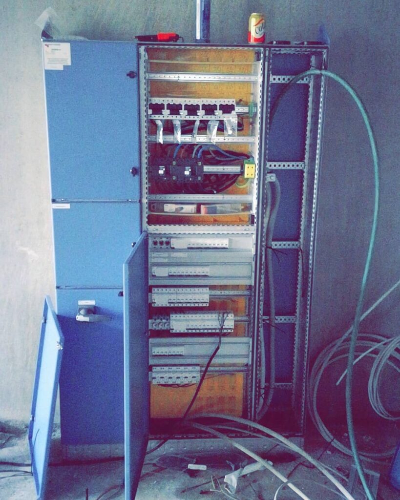Elektriker fra kolding - Montering af ny hovedtavle til efterskole