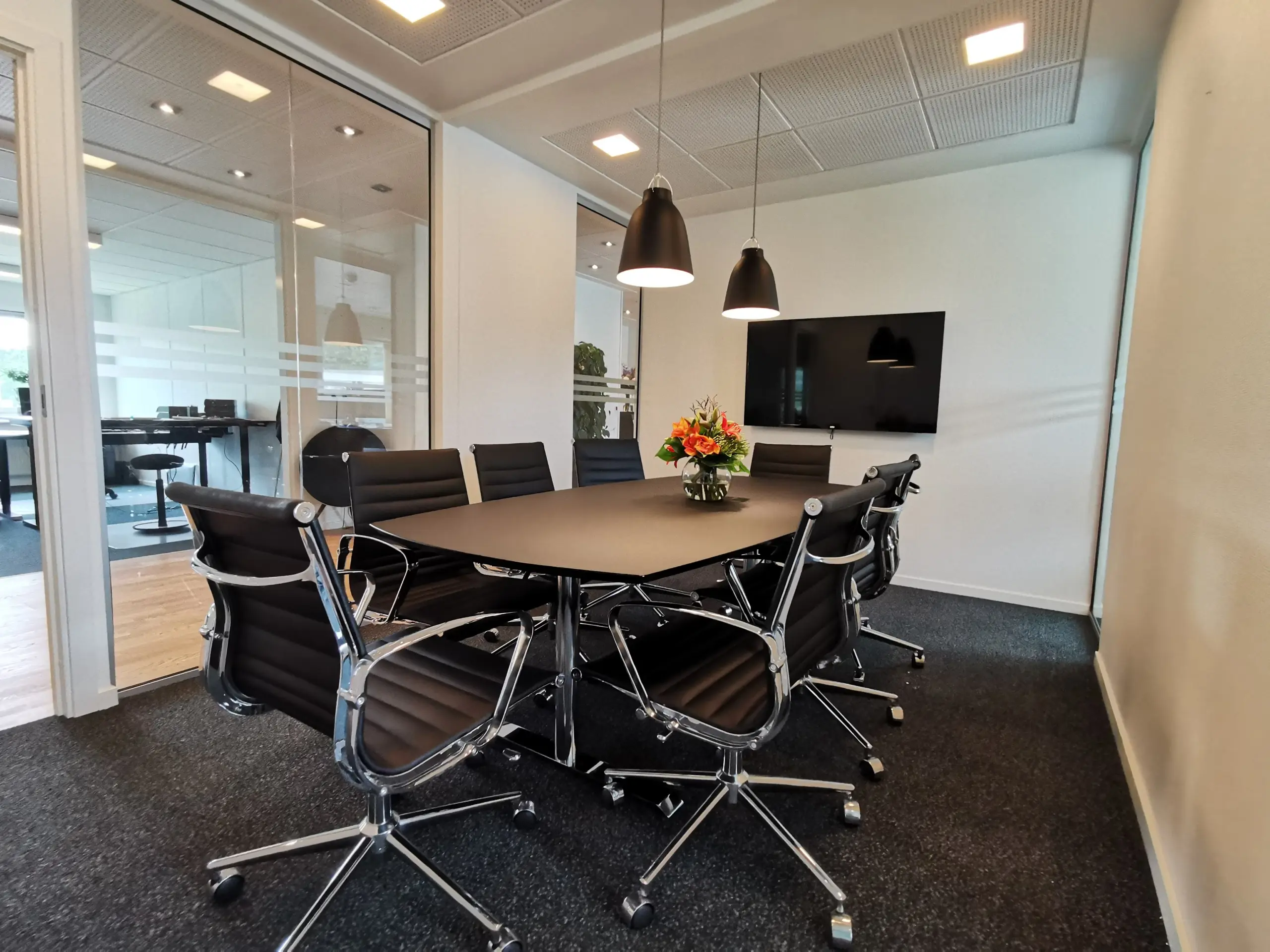 El arbejde - Belysning i møde lokale samt opsætning af tv skærm