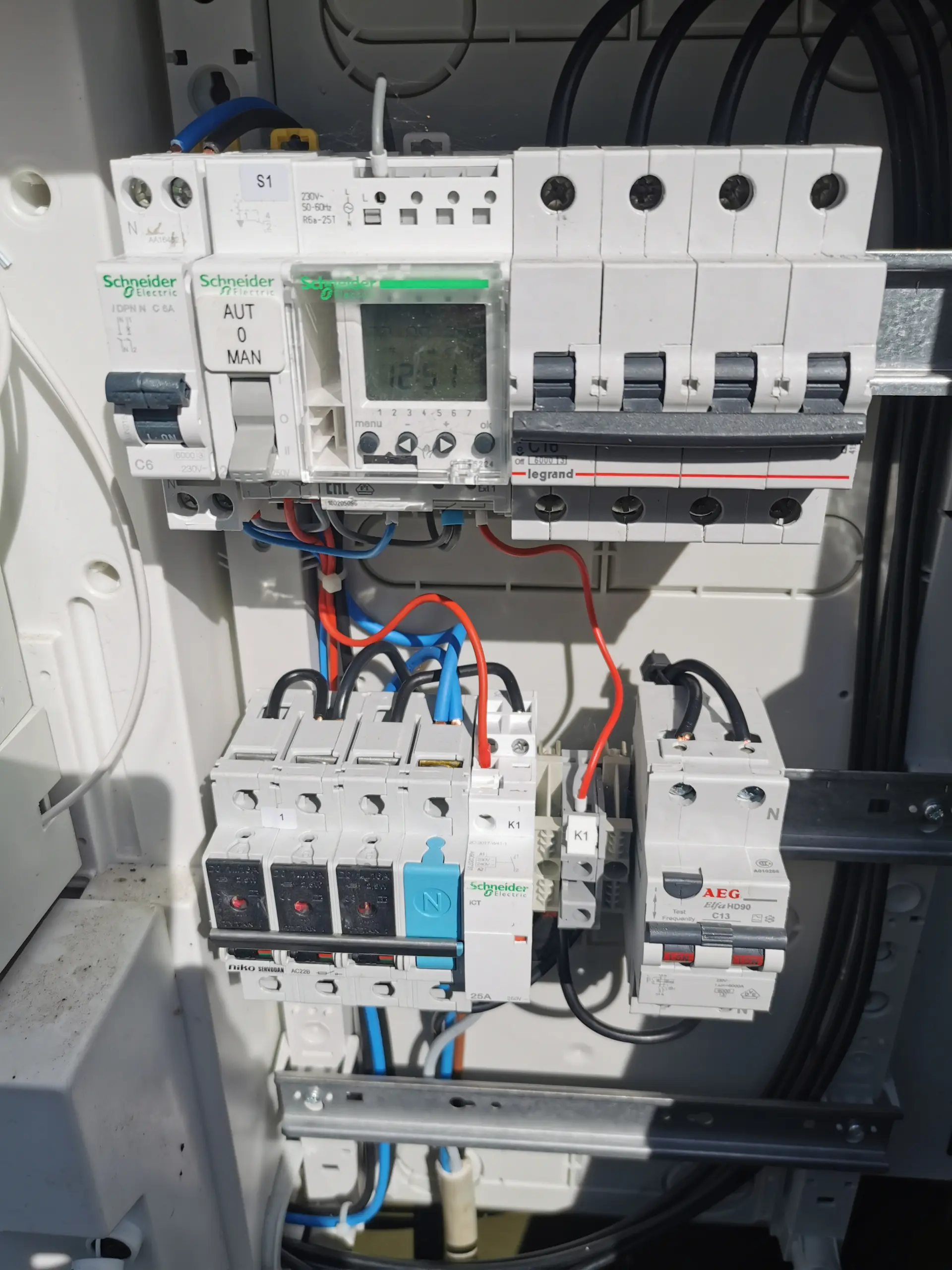 Indmad i en eltavle til gadebelysning